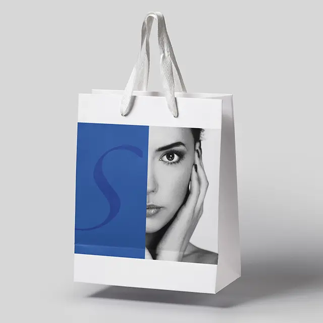 Tragetasche für den Kunden fineartsurgery – Printmedien erstellen lassen Tragetasche für den Kunden fineartsurgery – Printmedien erstellen lassen