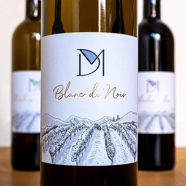 Weinetiketten für den Kunden Familie Imhof Weinbau aus Wintersingen – Printmedien erstellen lassen Weinetiketten für den Kunden Familie Imhof Weinbau aus Wintersingen – Printmedien erstellen lassen