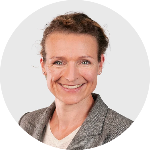 Porträtbild von Yvonne Turi – Turi Bautreuhand AG